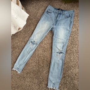 Hollister high-rise super skinny distressed jean size 26x28